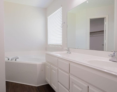 9514 Amberjack Drive - Photo Thumbnail 22