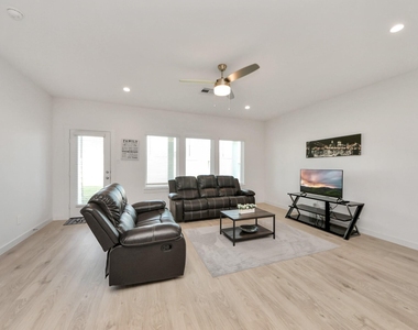 31771 Margaret Woods Lane - Photo Thumbnail 14