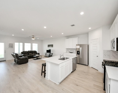 31771 Margaret Woods Lane - Photo Thumbnail 6