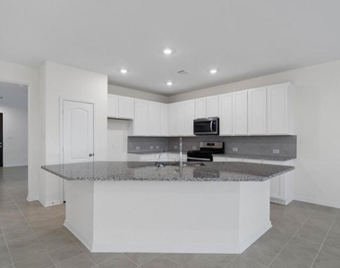 7631 Coral Key Drive - Photo Thumbnail 3