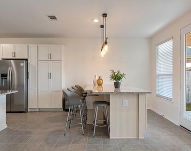 7631 Coral Key Drive - Photo Thumbnail 4