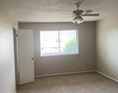 15510 Blake Way Street - Photo Thumbnail 9