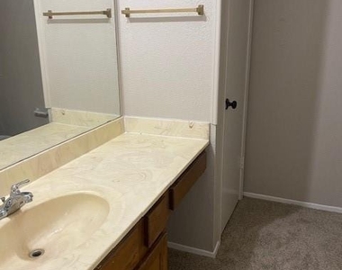 15510 Blake Way Street - Photo Thumbnail 16
