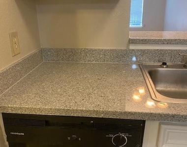 15510 Blake Way Street - Photo Thumbnail 6