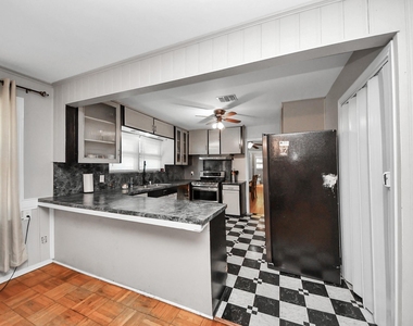 2601 Holly Street - Photo Thumbnail 3