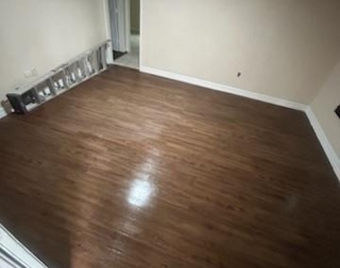 5211 Northridge Drive - Photo Thumbnail 3