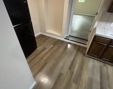 5211 Northridge Drive - Photo Thumbnail 7