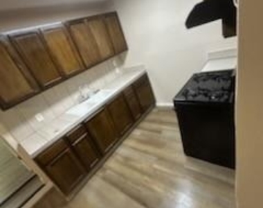 5211 Northridge Drive - Photo Thumbnail 8