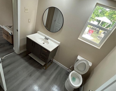 5211 Northridge Drive - Photo Thumbnail 12