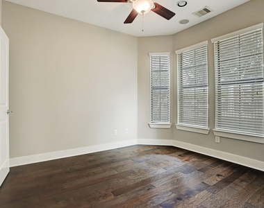 2110 Shearn Street - Photo Thumbnail 17