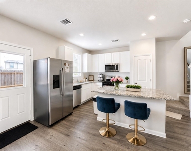 24811 Landolfi Drive - Photo Thumbnail 2