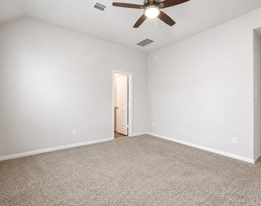 24811 Landolfi Drive - Photo Thumbnail 4