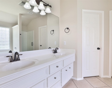 26738 Abbey Springs Lane - Photo Thumbnail 17