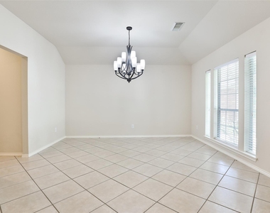 26738 Abbey Springs Lane - Photo Thumbnail 4