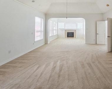 6010 Serrano Terrace Lane - Photo Thumbnail 14
