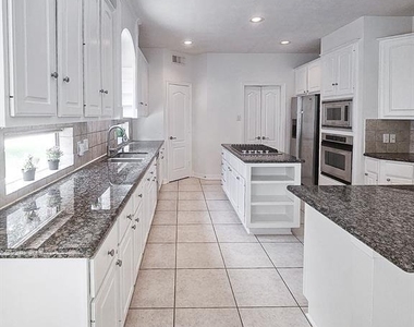 6010 Serrano Terrace Lane - Photo Thumbnail 18