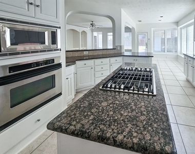 6010 Serrano Terrace Lane - Photo Thumbnail 6