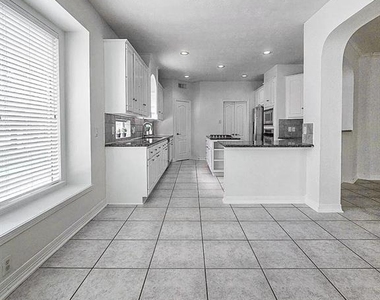 6010 Serrano Terrace Lane - Photo Thumbnail 24