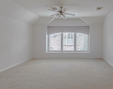 6010 Serrano Terrace Lane - Photo Thumbnail 15