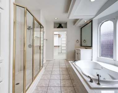 6010 Serrano Terrace Lane - Photo Thumbnail 17