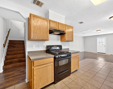 19014 Prairie Bluff Drive - Photo Thumbnail 16