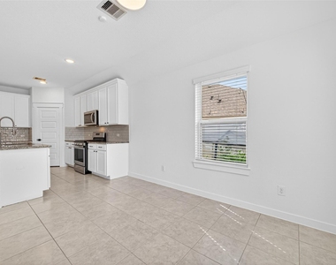 16307 Rockdale Landing Drive - Photo Thumbnail 10