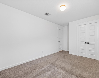 16307 Rockdale Landing Drive - Photo Thumbnail 17