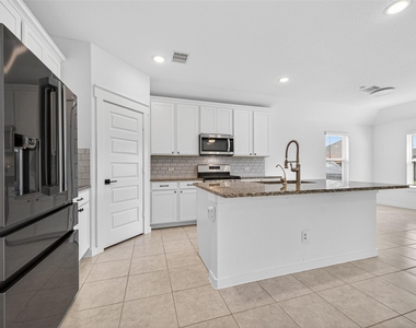 16307 Rockdale Landing Drive - Photo Thumbnail 4