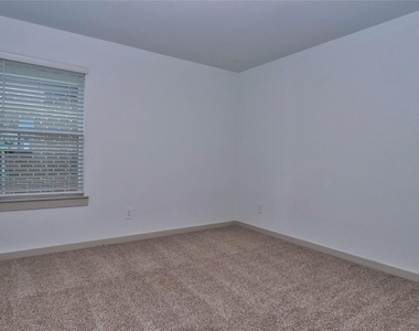 28915 Yachting Point Lane - Photo Thumbnail 9