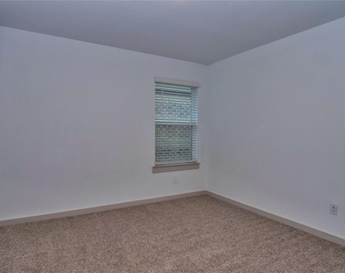 28915 Yachting Point Lane - Photo Thumbnail 10