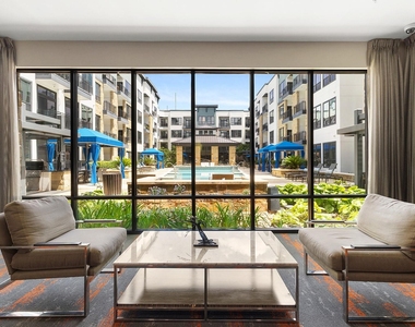1616 W W Dallas Street - Photo Thumbnail 9