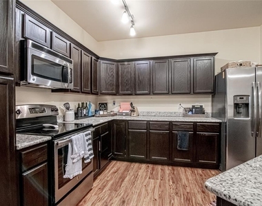 1239 20th Street - Photo Thumbnail 11