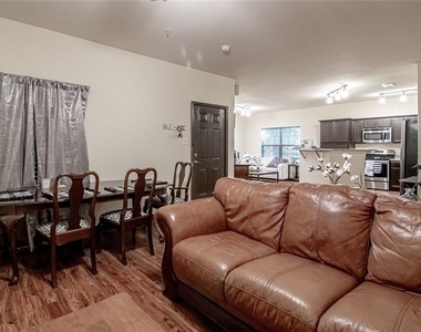 1239 20th Street - Photo Thumbnail 8