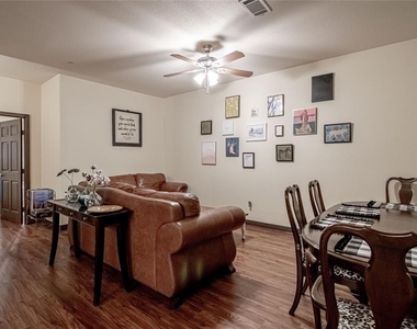 1239 20th Street - Photo Thumbnail 7