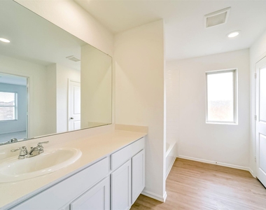 5227 Sunvalley Bend Drive - Photo Thumbnail 16