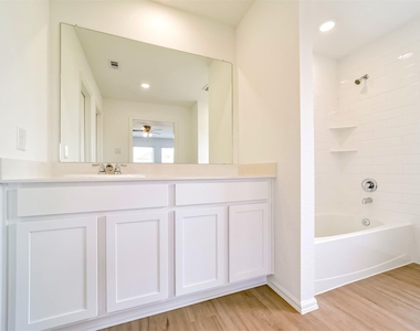 5227 Sunvalley Bend Drive - Photo Thumbnail 18