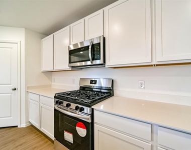 5227 Sunvalley Bend Drive - Photo Thumbnail 7