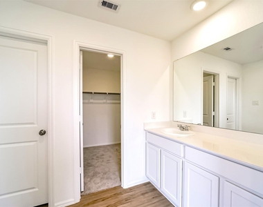 5227 Sunvalley Bend Drive - Photo Thumbnail 17