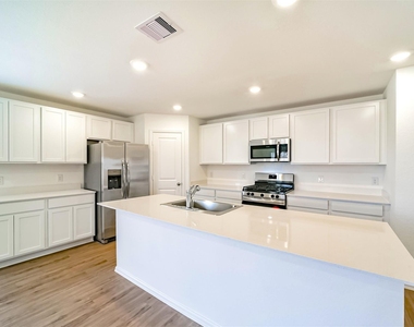 5227 Sunvalley Bend Drive - Photo Thumbnail 8