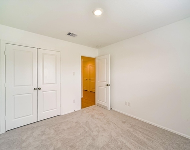 5227 Sunvalley Bend Drive - Photo Thumbnail 24