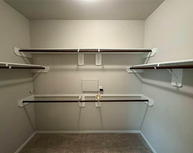 2218 Angie Kaye Drive - Photo Thumbnail 14