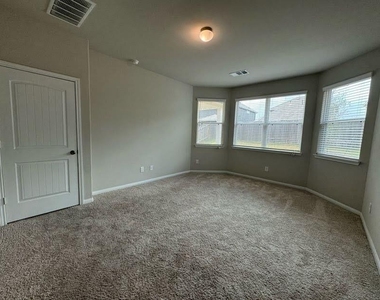 2218 Angie Kaye Drive - Photo Thumbnail 17