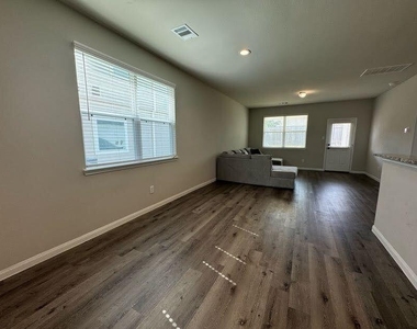 2218 Angie Kaye Drive - Photo Thumbnail 2