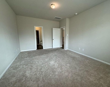 2218 Angie Kaye Drive - Photo Thumbnail 11