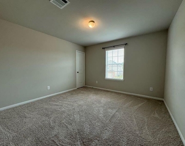 2218 Angie Kaye Drive - Photo Thumbnail 22