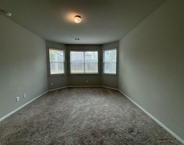 2218 Angie Kaye Drive - Photo Thumbnail 16