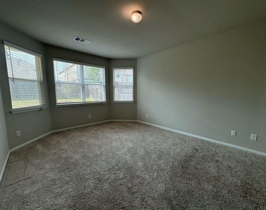 2218 Angie Kaye Drive - Photo Thumbnail 10