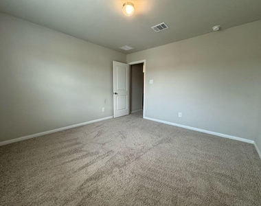 2218 Angie Kaye Drive - Photo Thumbnail 23