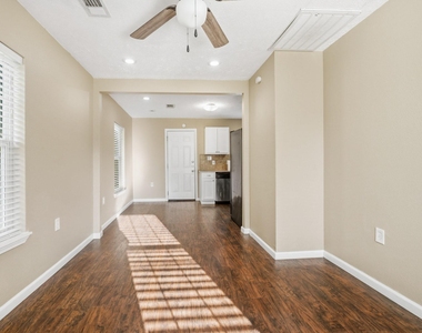 2102 N Galveston Avenue - Photo Thumbnail 8