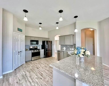 2526 Lake Dale Lane - Photo Thumbnail 13